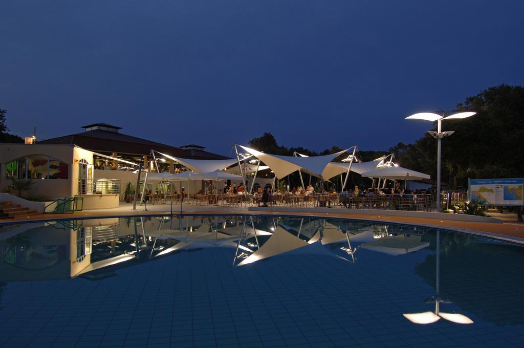 Maistra Select Amarin Resort 로비니 객실 사진